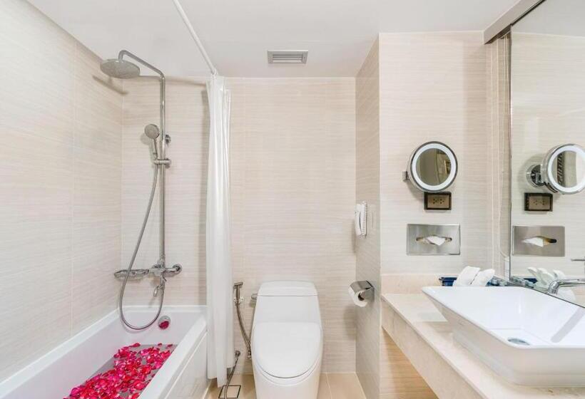 Mini Suite, Royal Cliff Beach Hotel Pattaya