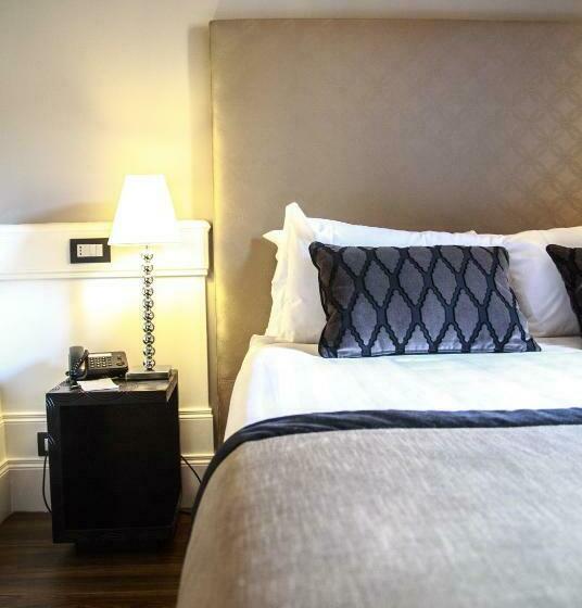 חדר בסיסי, The Independent Suites