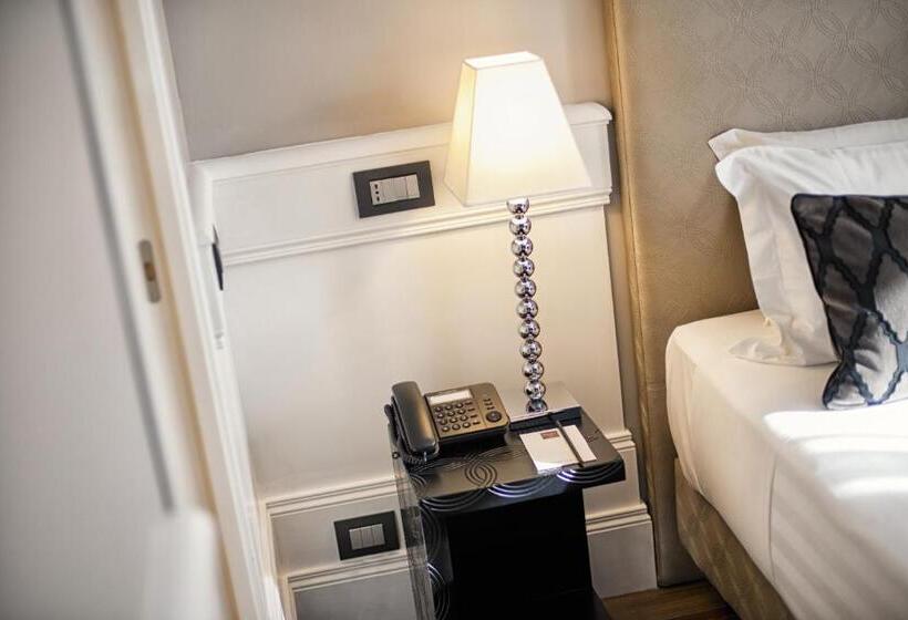 חדר קלאסי, The Independent Suites