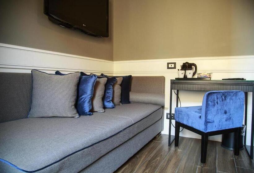 חדר קלאסי, The Independent Suites