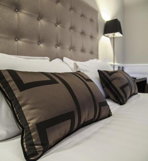 اتاق لوکس سه تخته, The Independent Suites