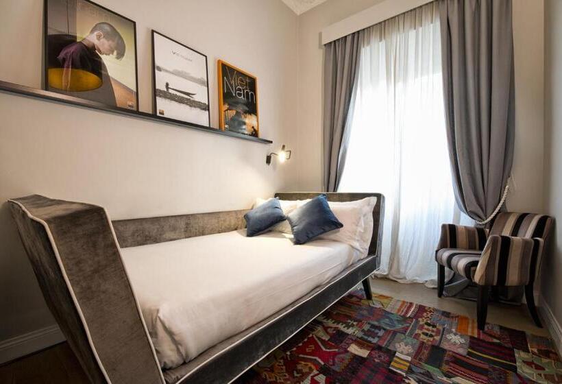 חדר משפחתי, The Independent Suites