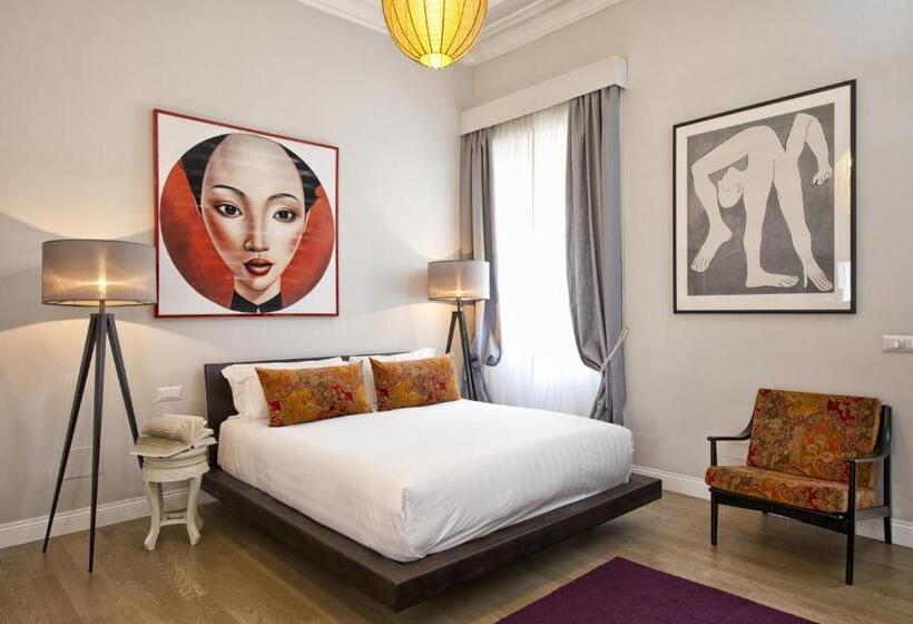 اتاق لوکس سه تخته, The Independent Suites