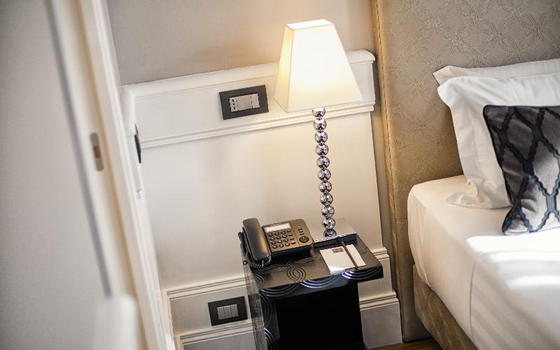 חדר קלאסי, The Independent Suites