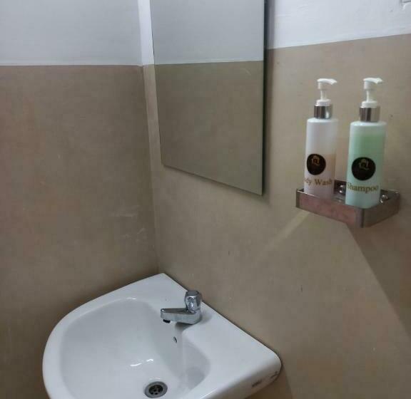 디럭스 룸, Couple Rooms In Negombo