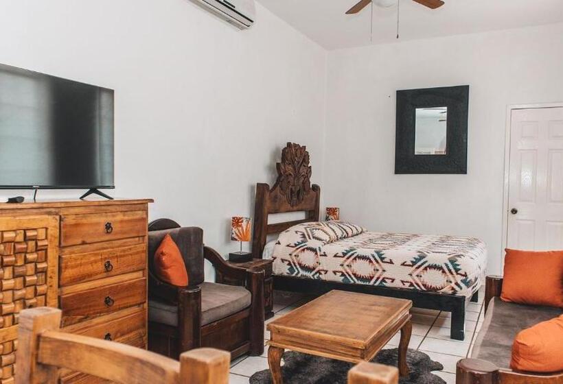 استودیوی لوکس, Boutique Hotel & Suites Hacienda Lord Twigg