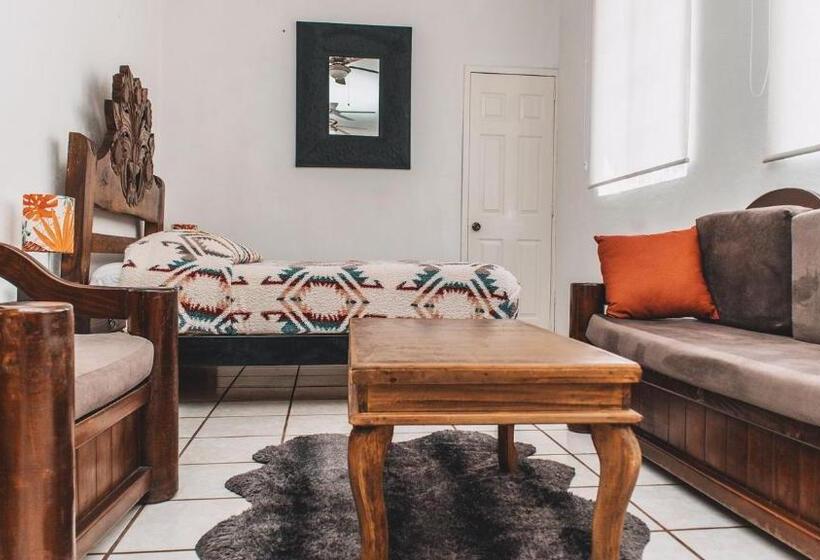 استودیوی لوکس, Boutique Hotel & Suites Hacienda Lord Twigg