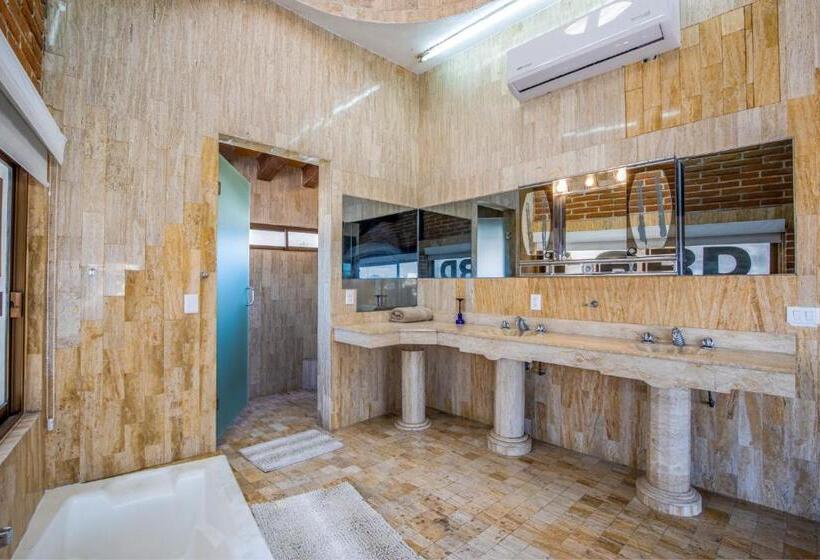 1 Bedroom Penthouse Apartment, Boutique Hotel & Suites Hacienda Lord Twigg