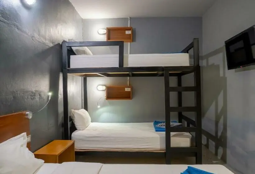 اتاق خانوادگی, Leisure Hostel