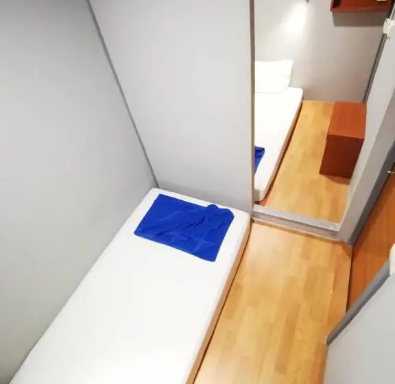 اتاق اکونومی, Leisure Hostel