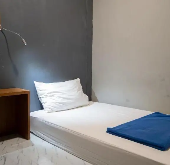 اتاق اکونومی, Leisure Hostel