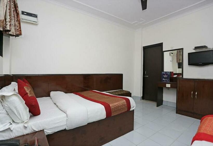 디럭스 룸, Km International