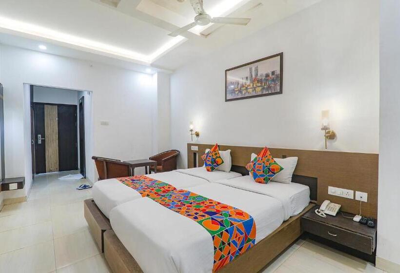 Номер Deluxe, Fabhotel Prime The Continental