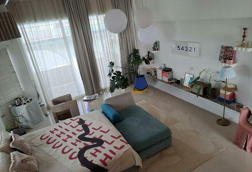 غرفة عائلية, Casapapa Homeandspace