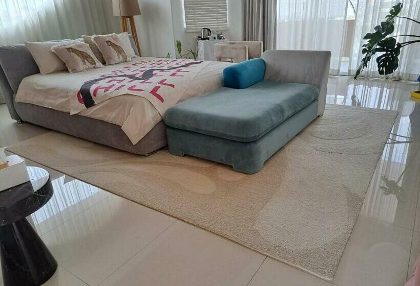 غرفة عائلية, Casapapa Homeandspace