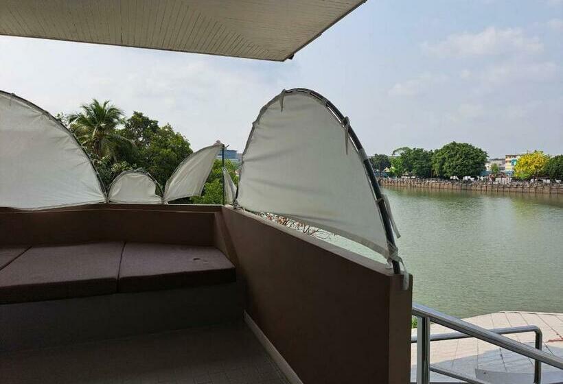 غرفة عائلية, Casapapa Homeandspace