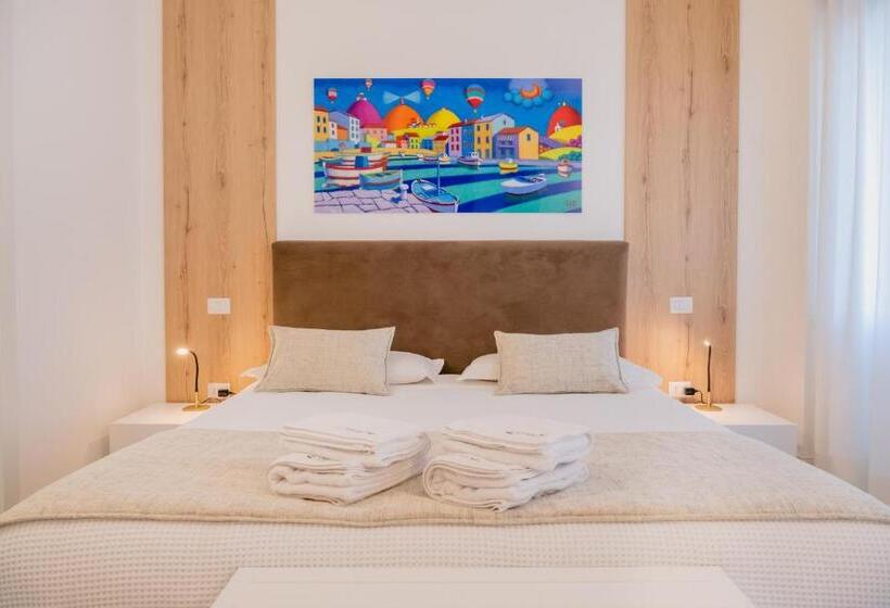 اتاق استاندارد با بالکن, Lo Studio Di Viale Lo Re Camere & Caffe’