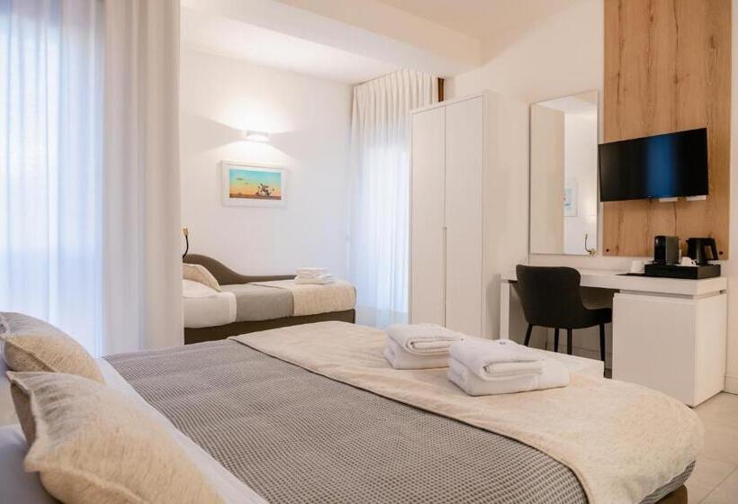 اتاق استاندارد سه تخته با بالکن, Lo Studio Di Viale Lo Re Camere & Caffe’