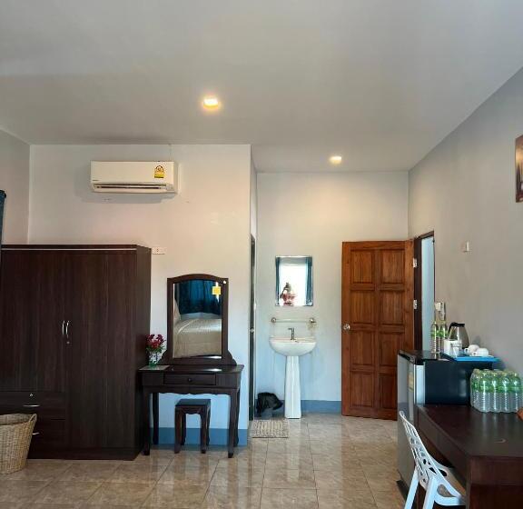 标准间带阳台, Nare Guest House