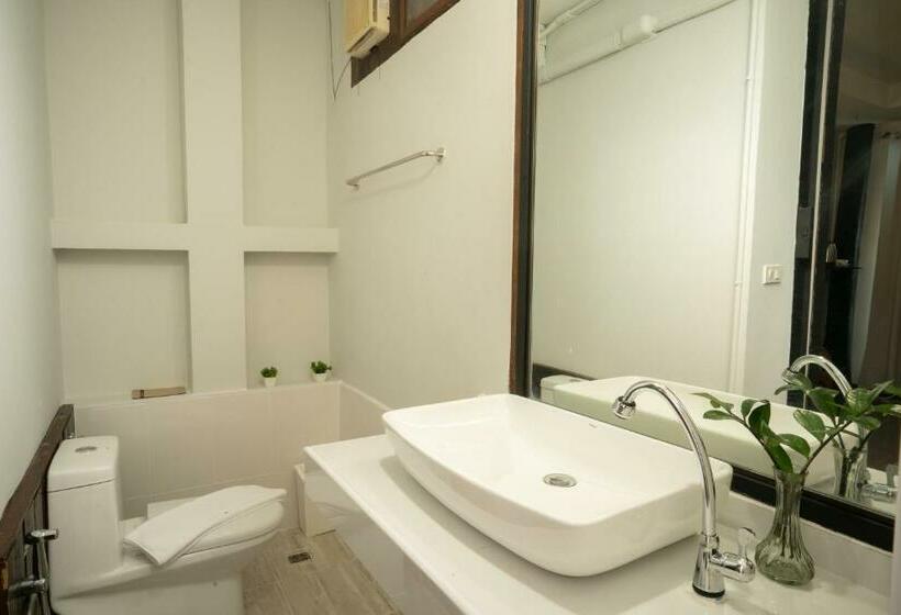 חדר דלוקס, Croissant Hotel And Cafe