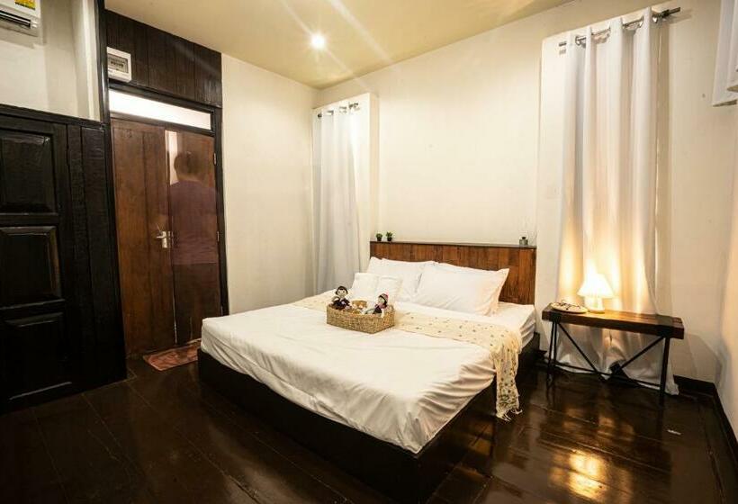 חדר דלוקס, Croissant Hotel And Cafe