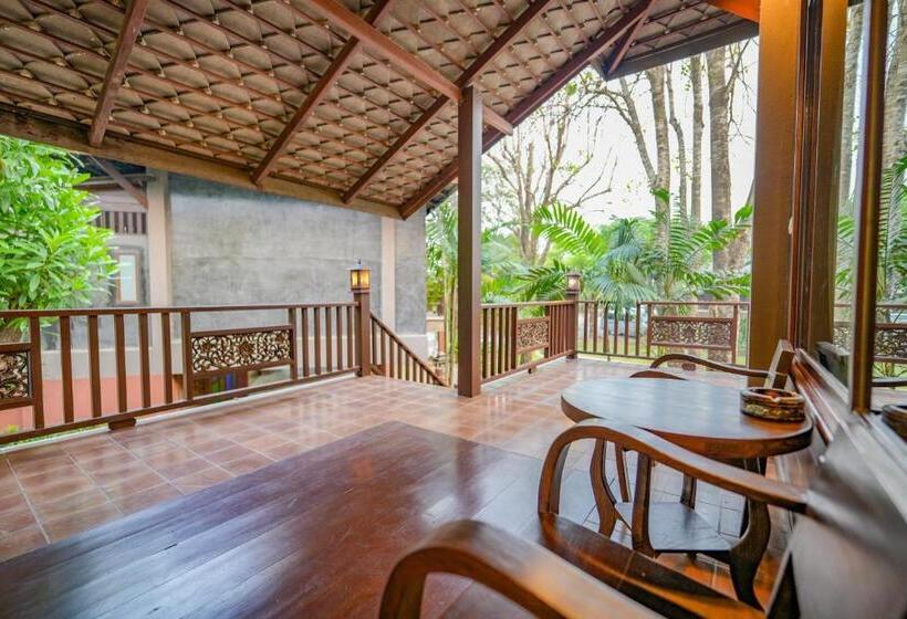 带阳台套房, มนต์เมืองเชียงใหม่ รีสอร์ต Monmuang Chiangmai Resort