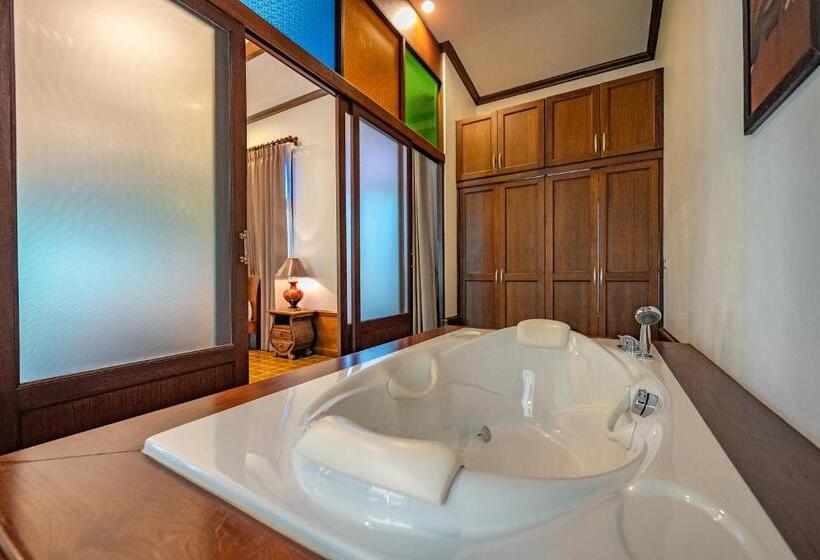 带阳台套房, มนต์เมืองเชียงใหม่ รีสอร์ต Monmuang Chiangmai Resort