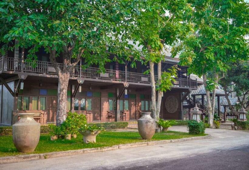 高级大房间, มนต์เมืองเชียงใหม่ รีสอร์ต Monmuang Chiangmai Resort