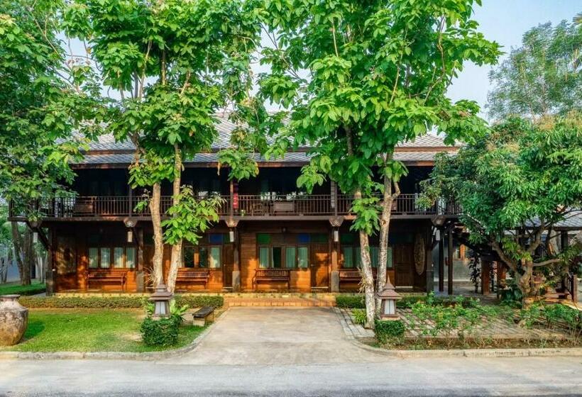 高级大房间, มนต์เมืองเชียงใหม่ รีสอร์ต Monmuang Chiangmai Resort