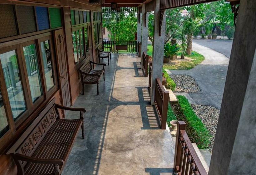 高级大房间, มนต์เมืองเชียงใหม่ รีสอร์ต Monmuang Chiangmai Resort