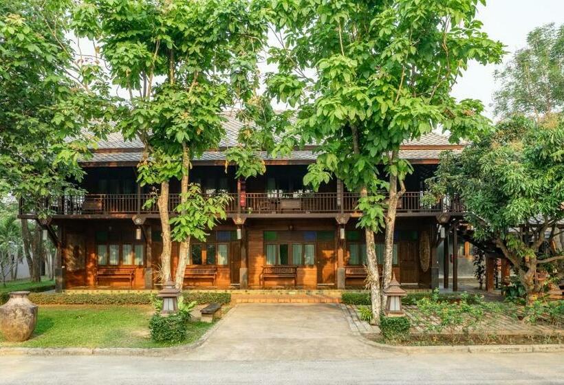 高级大房间, มนต์เมืองเชียงใหม่ รีสอร์ต Monmuang Chiangmai Resort