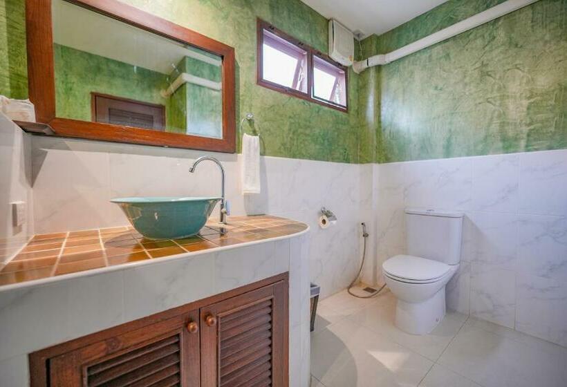 高级大房间, มนต์เมืองเชียงใหม่ รีสอร์ต Monmuang Chiangmai Resort