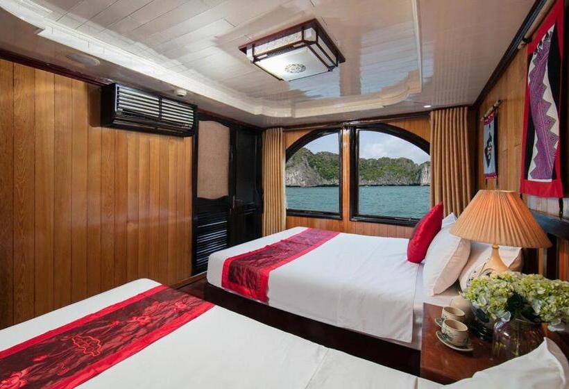 اتاق خانوادگی با چشم‌انداز دریا, Cat Ba Cruise