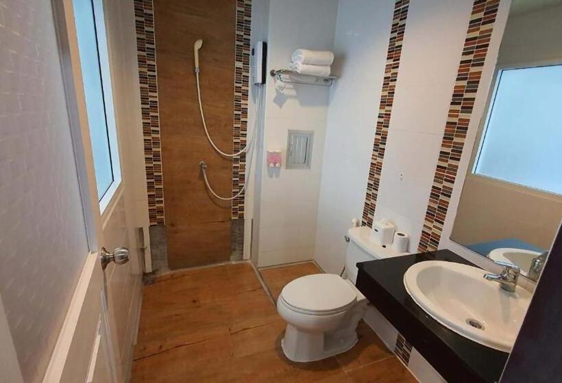 Apartamento 1 Dormitório, Nanai 8 Road 芭东一卧豪华公寓位置便利