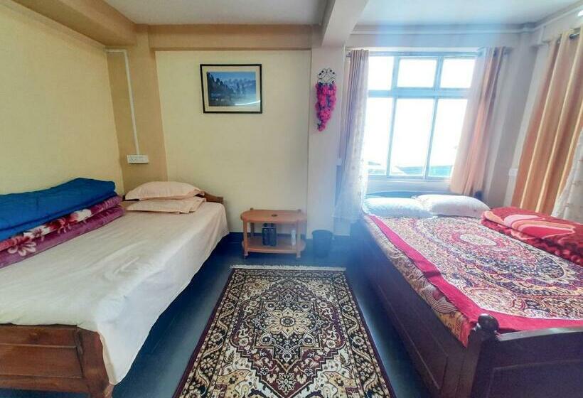 تختخواب در اتاق مشترک, Neora Backpackers Hostel