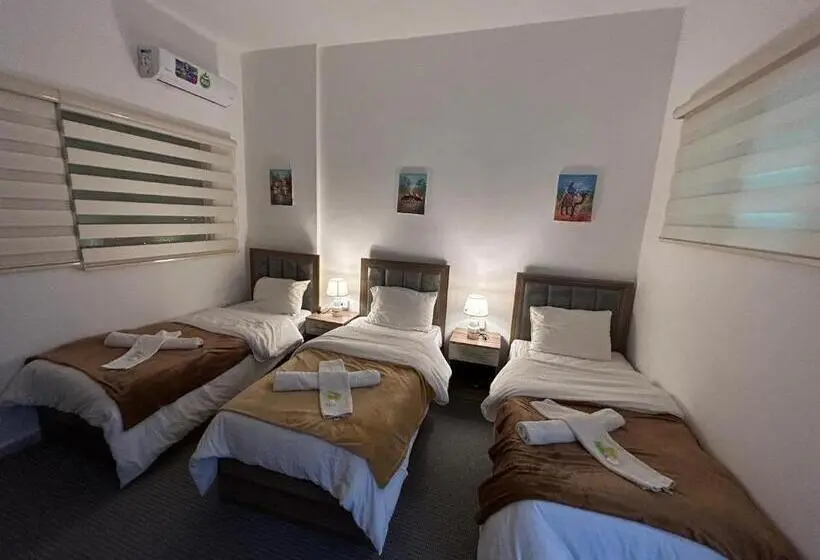 スタンダードトリプルルーム, Petra Pass Hostel