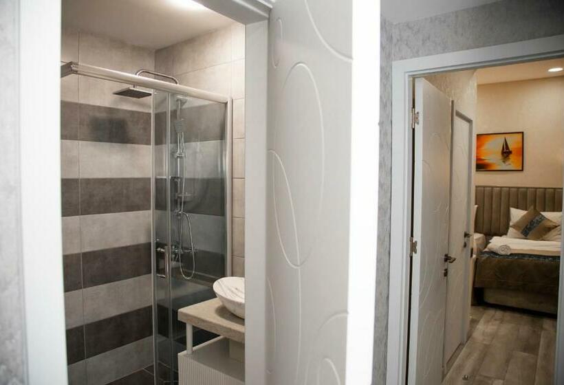 اتاق لوکس, Essam Deluxe