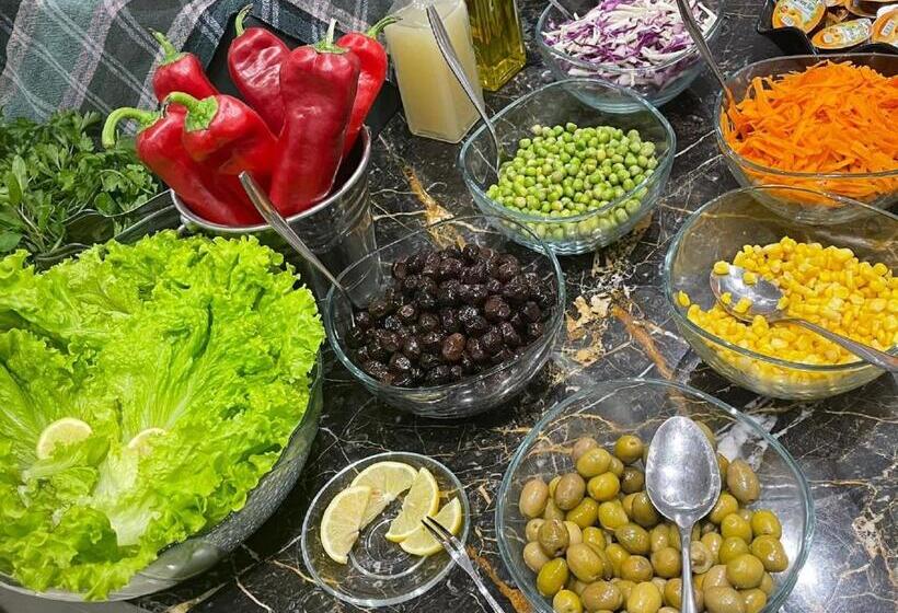 اتاق لوکس, Essam Deluxe