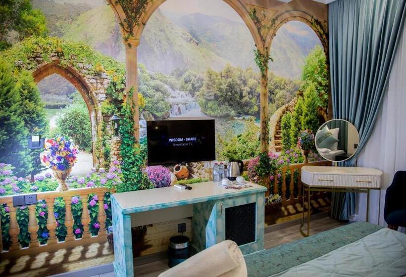 سوییت خانوادگی, Essam Deluxe