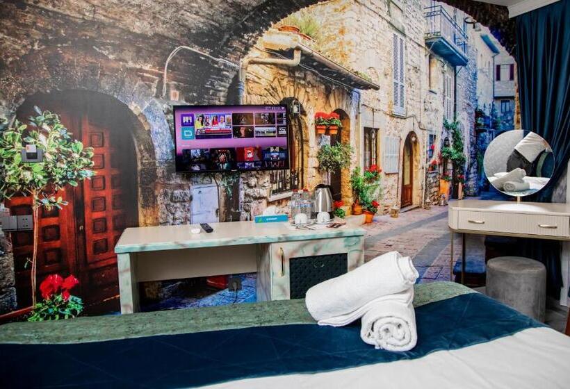 سوییت خانوادگی, Essam Deluxe