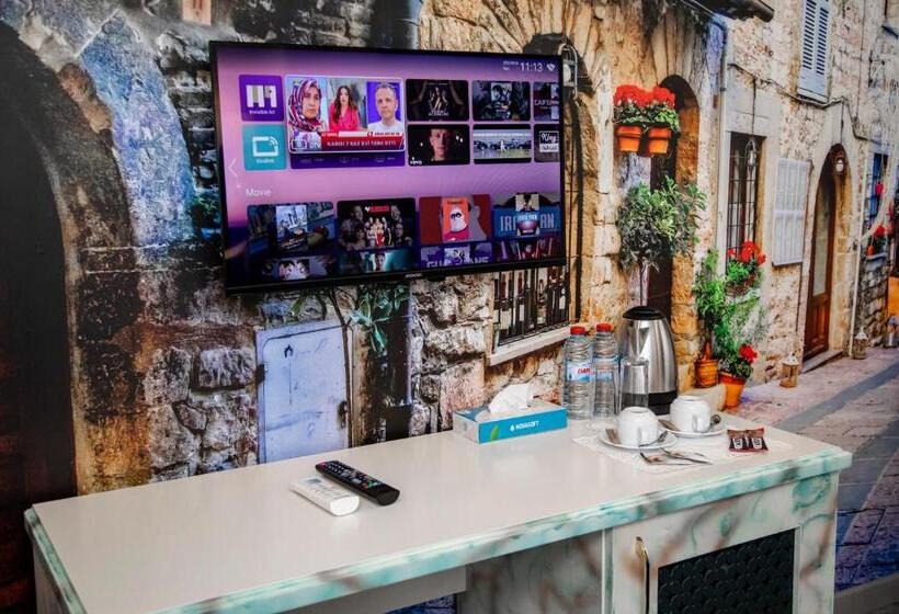 سوییت خانوادگی, Essam Deluxe