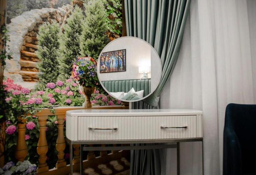 سوییت خانوادگی, Essam Deluxe