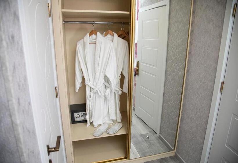 اتاق استاندارد, Essam Deluxe