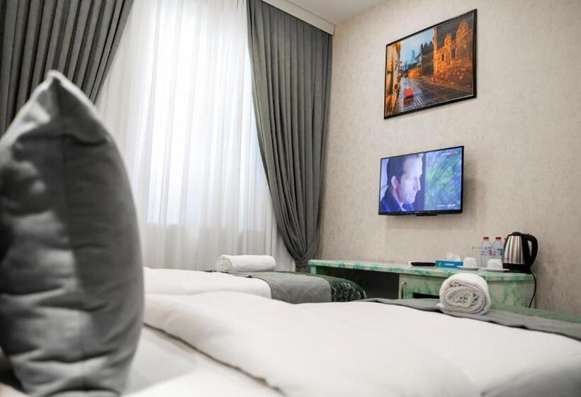 اتاق استاندارد سه نفره, Essam Deluxe