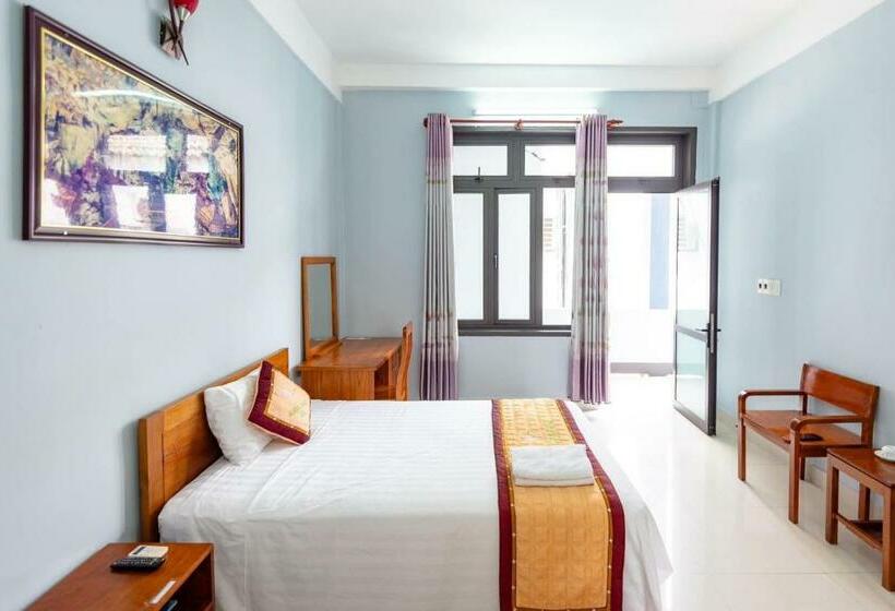 اتاق لوکس با چشمانداز باغ, Heritage By Night