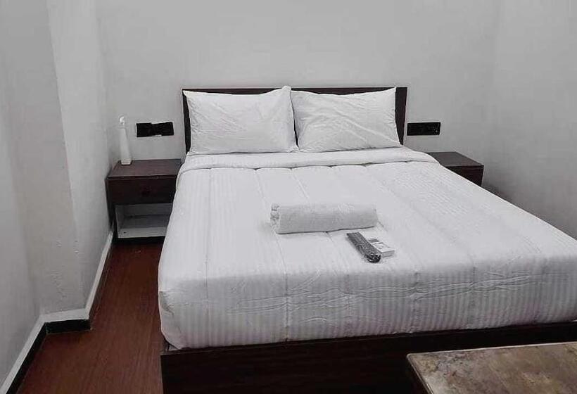 חדר קלאסי לשלושה, Oyo 81103  Arya Room