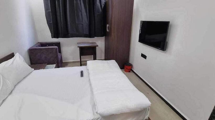 חדר קלאסי לשלושה, Oyo 81103  Arya Room