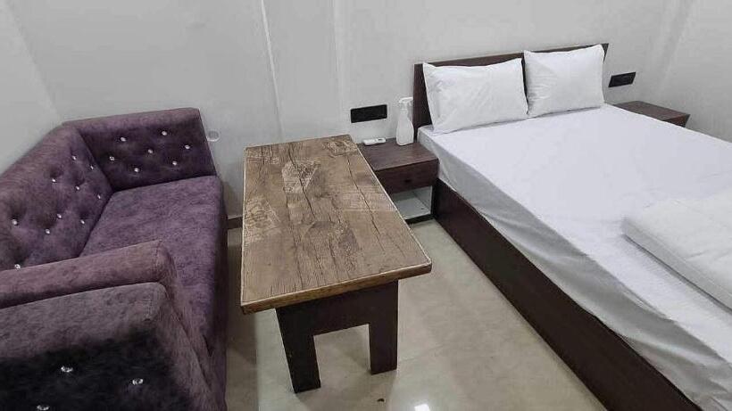 חדר דלוקס לשלושה, Oyo 81103  Arya Room