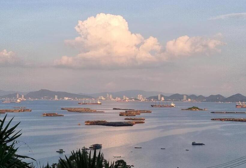 Номер Стандарт с Балконом, บ้านนางฟ้า เกาะสีชัง Baan Nangfa