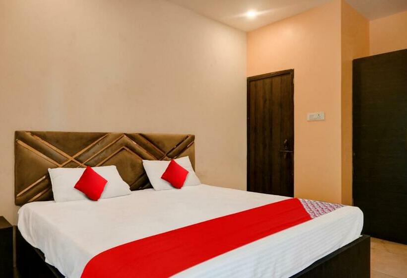 三人经典房间, O Club Toronto